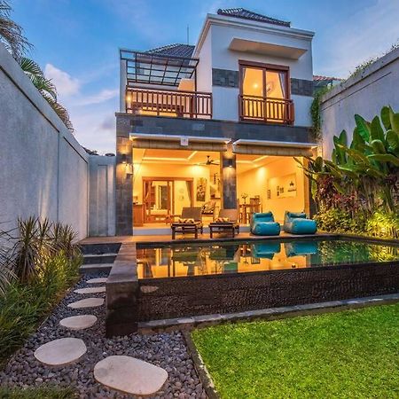 Villa Hitam Putih Legian Bali Seminyak Exteriér fotografie