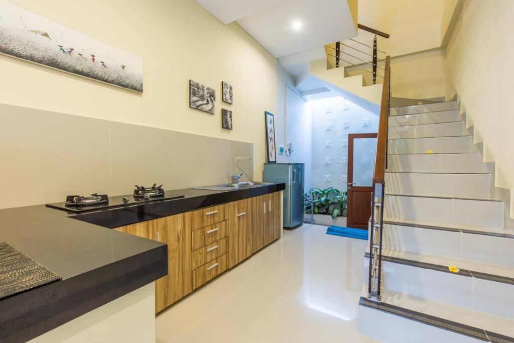 Villa Hitam Putih Legian Bali Seminyak Exteriér fotografie