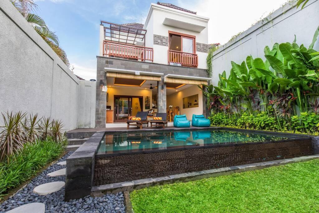 Villa Hitam Putih Legian Bali Seminyak Exteriér fotografie